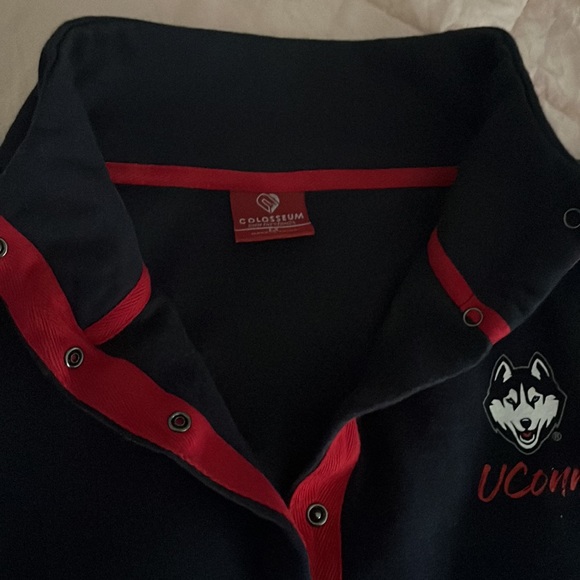 UConn Huskies Quarter Button Up - Picture 4 of 7
